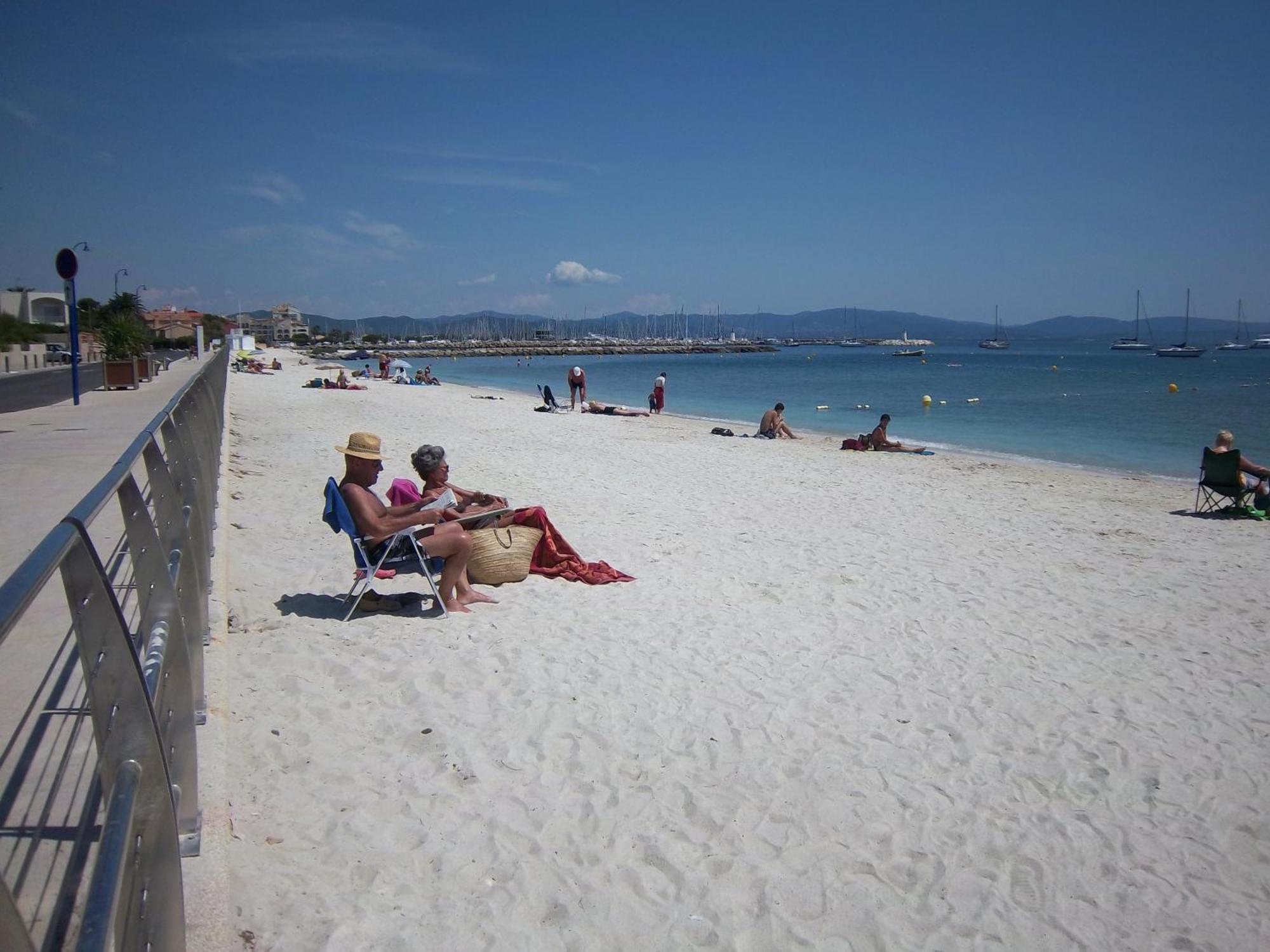 Hotel Le Calypso Hyères Exteriör bild